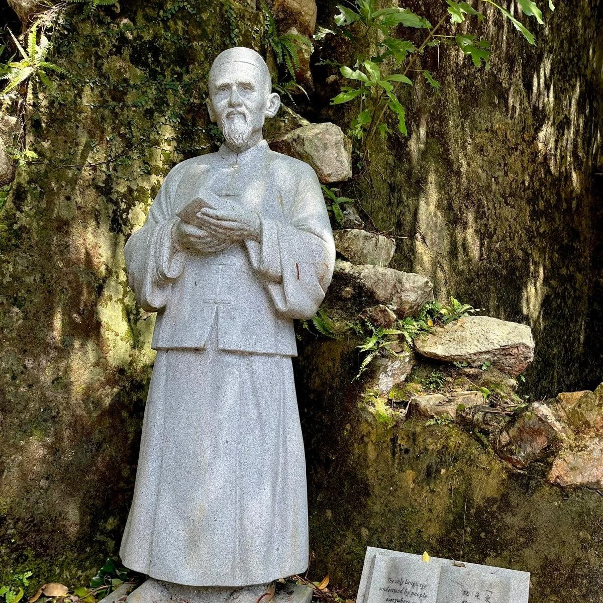 It's World Mission Sunday!
On this day we pray especially for missionaries all over the world, as they carry out their efforts to bring Christ's peace and love to all people.
If you would like to support the St. Francis Xavier Lay Missionary Socie