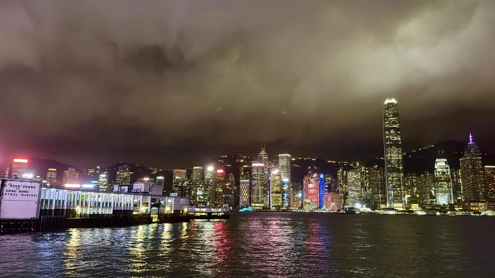 Hong Kong harbor at night. 

 #laymissionary #missionphotos #hongkong #nightphoto