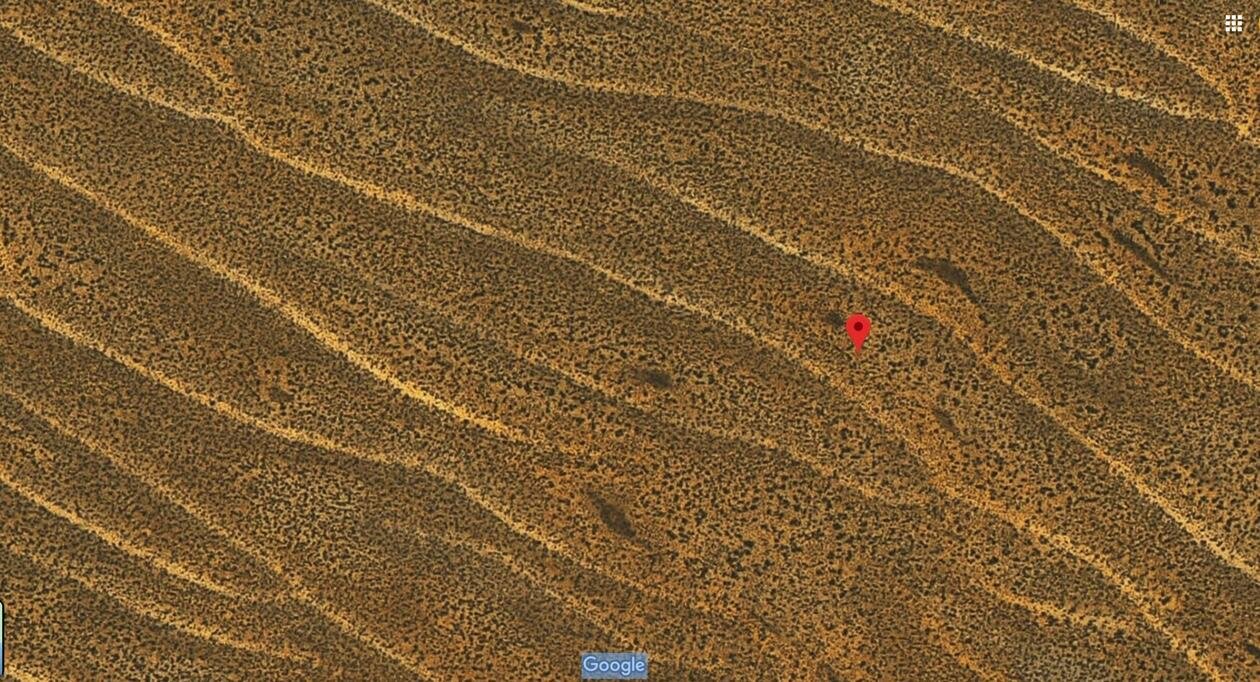 Close-up location of Giles' dam in the sand-hills 