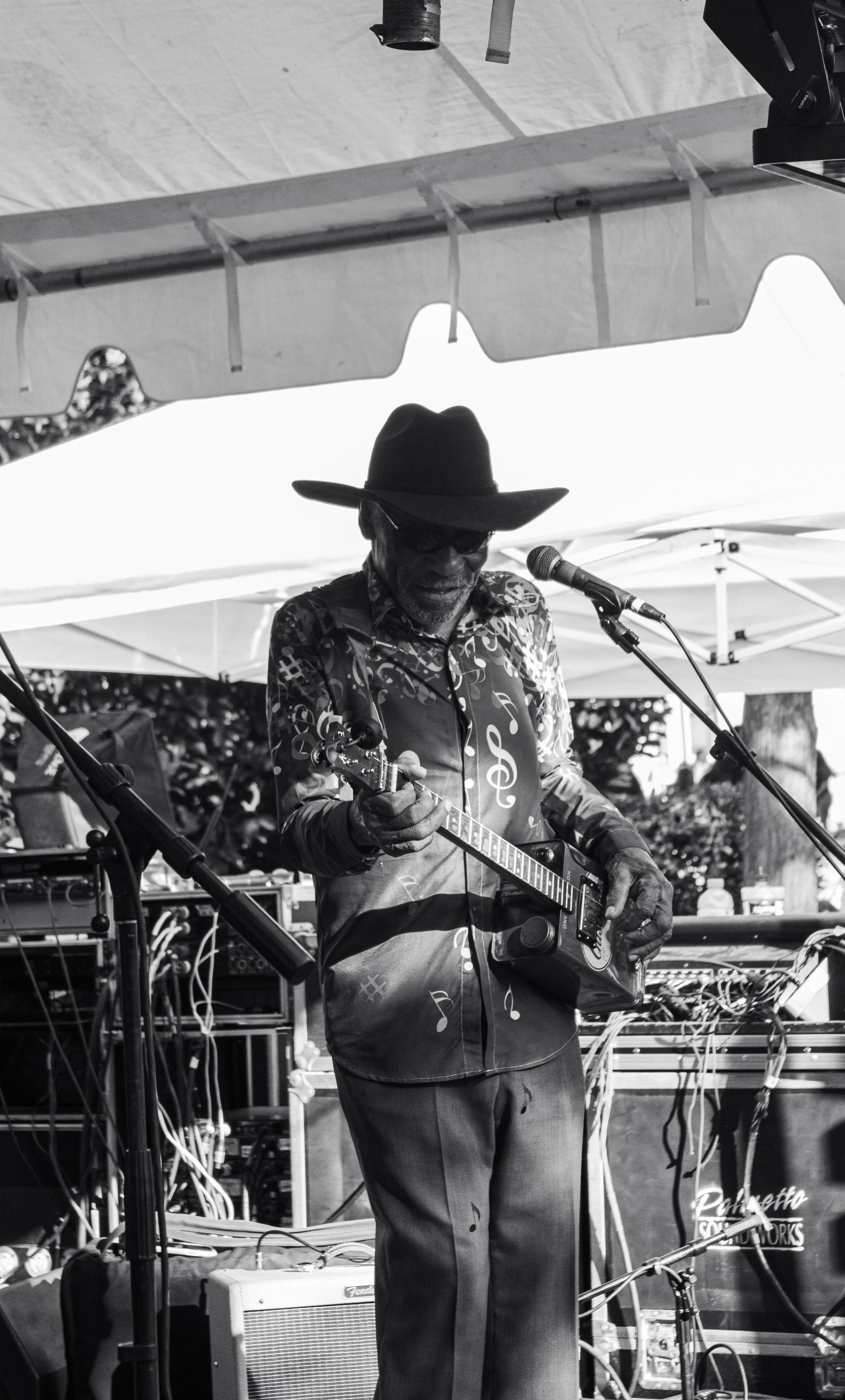 spring fling  bw 2.jpg