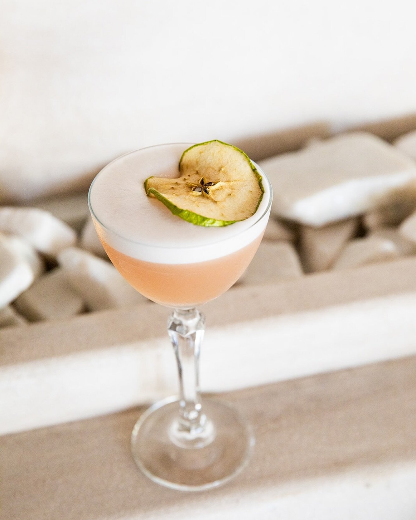 🍏 WHAT UP CHARLIE 🍏

It&rsquo;s as delicious as it is pretty.  Our twist on the classic Charlie Chaplin, featuring @huskdistillery slow and berry gin, @feelsbotanical bask, lime, and a homemade ginger and green apple infusion. 

📸 @rachelchevell

