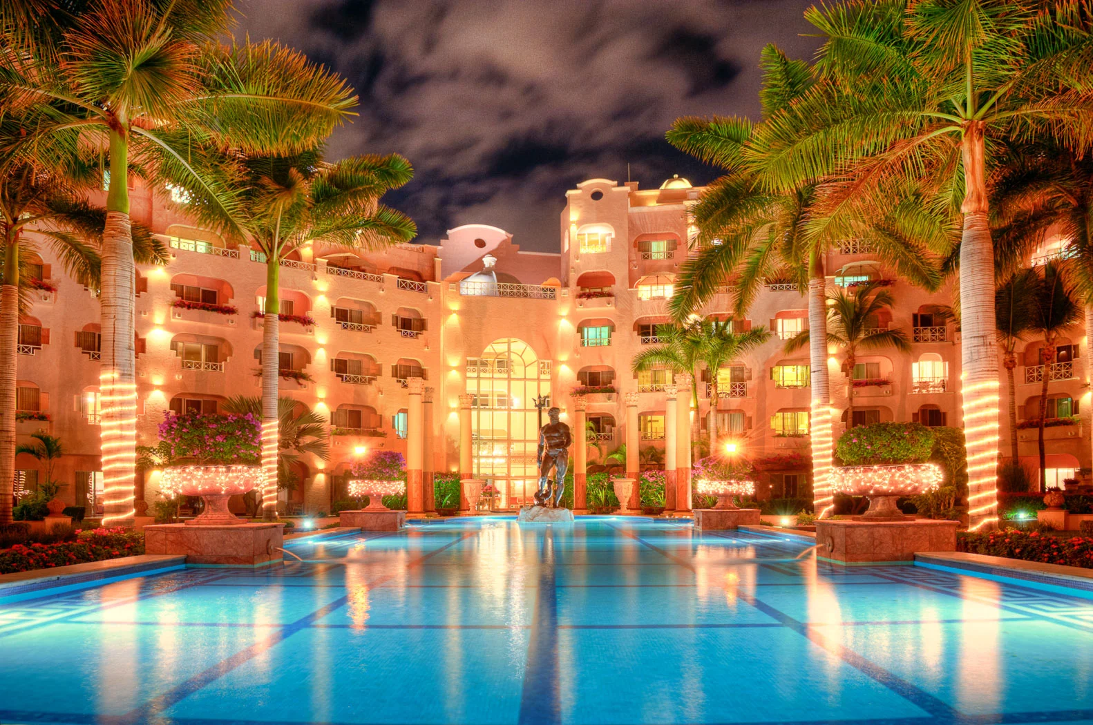  Pueblo Bonito Rose 