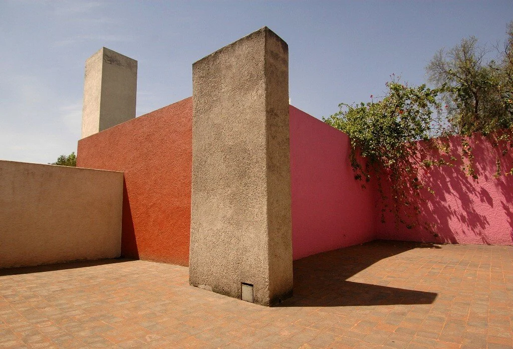  Photo: Megan Sveiven. "AD Classics: AD Classics: Casa Barragan / Luis Barragan" 10 Jan 2011. ArchDaily. 
