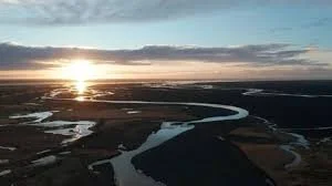 02 F6 RIVER FLOWS NORTH SILENT.jpg