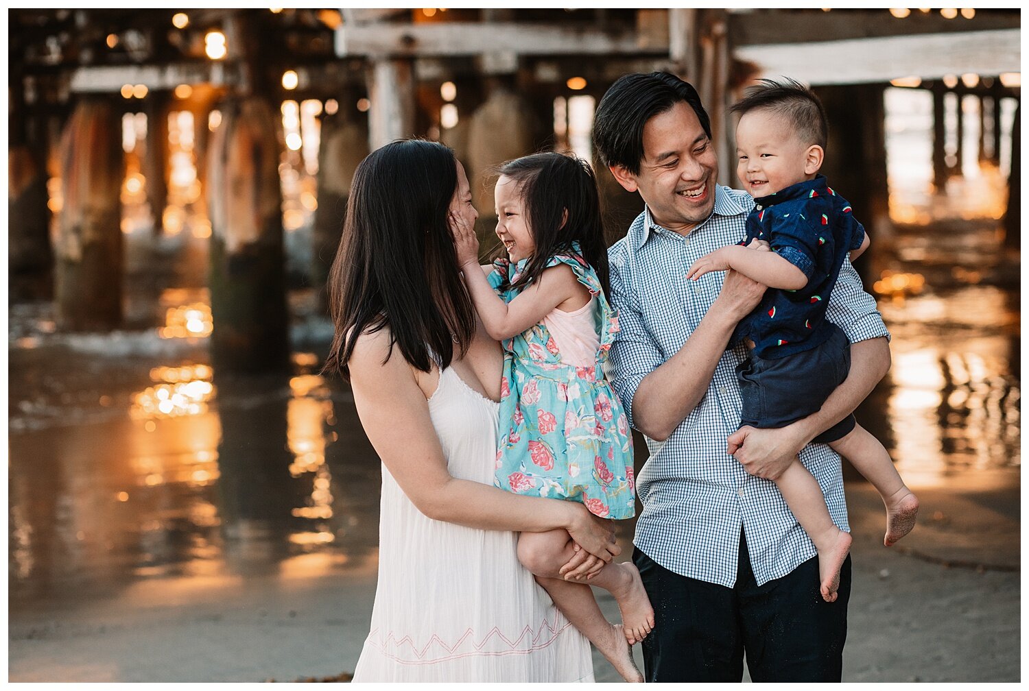 san-diego-beach-photographer-extended-family_0011.jpg