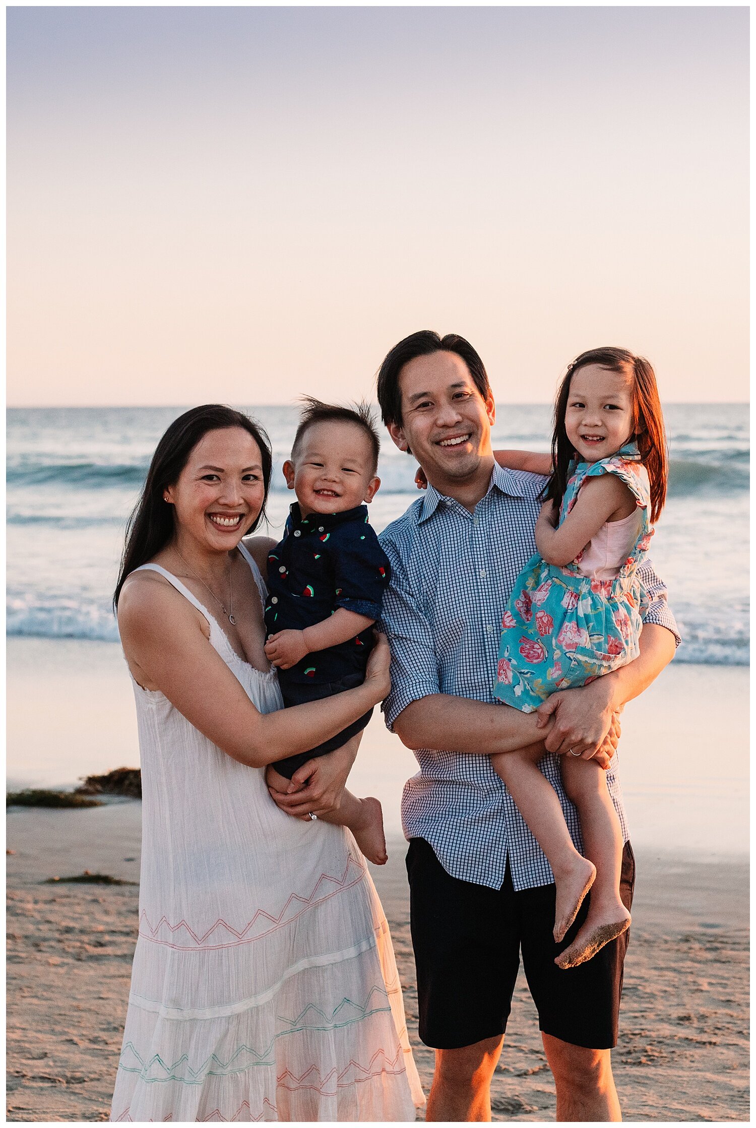 san-diego-beach-photographer-extended-family_0014.jpg