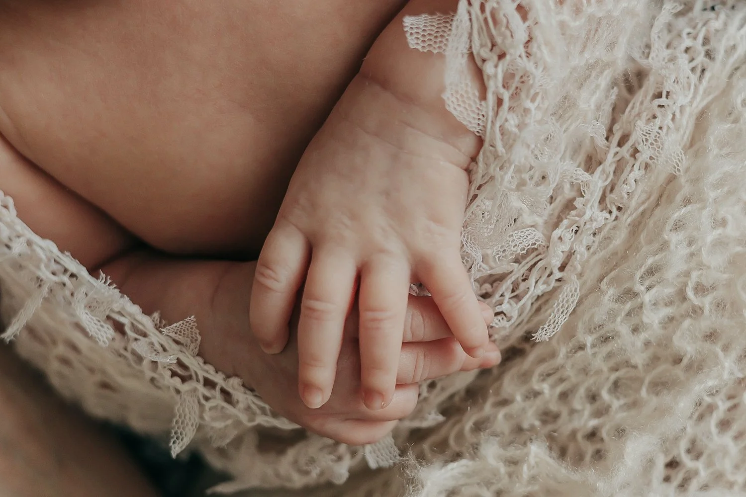 san-diego-lifestyle-newborn-photographers_0013.jpg