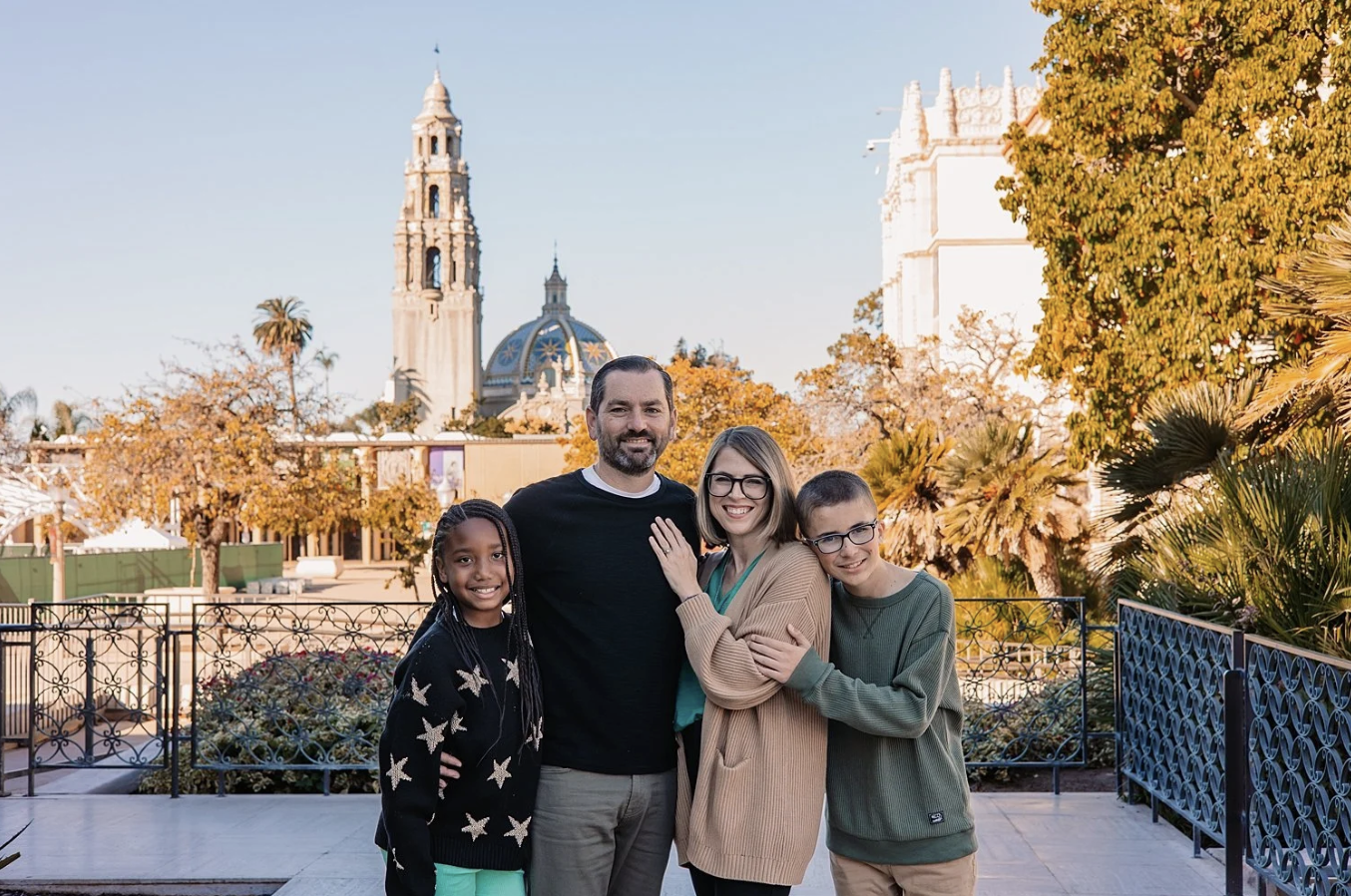 Balboa Park Mini Session | Family Photos Near the Timken Museum