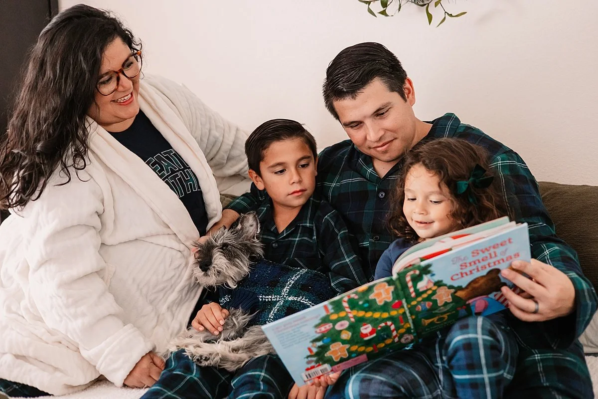 san-diego-in-home-christmas-mini-photo-sessions_0007.jpg