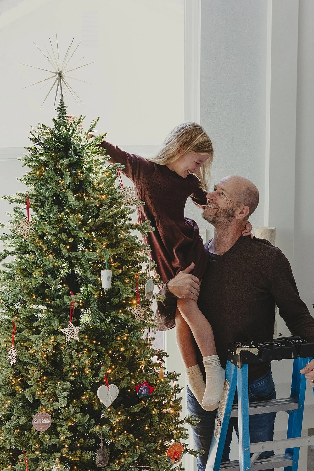 san-diego-in-home-christmas-mini-photo-sessions_0015.jpg
