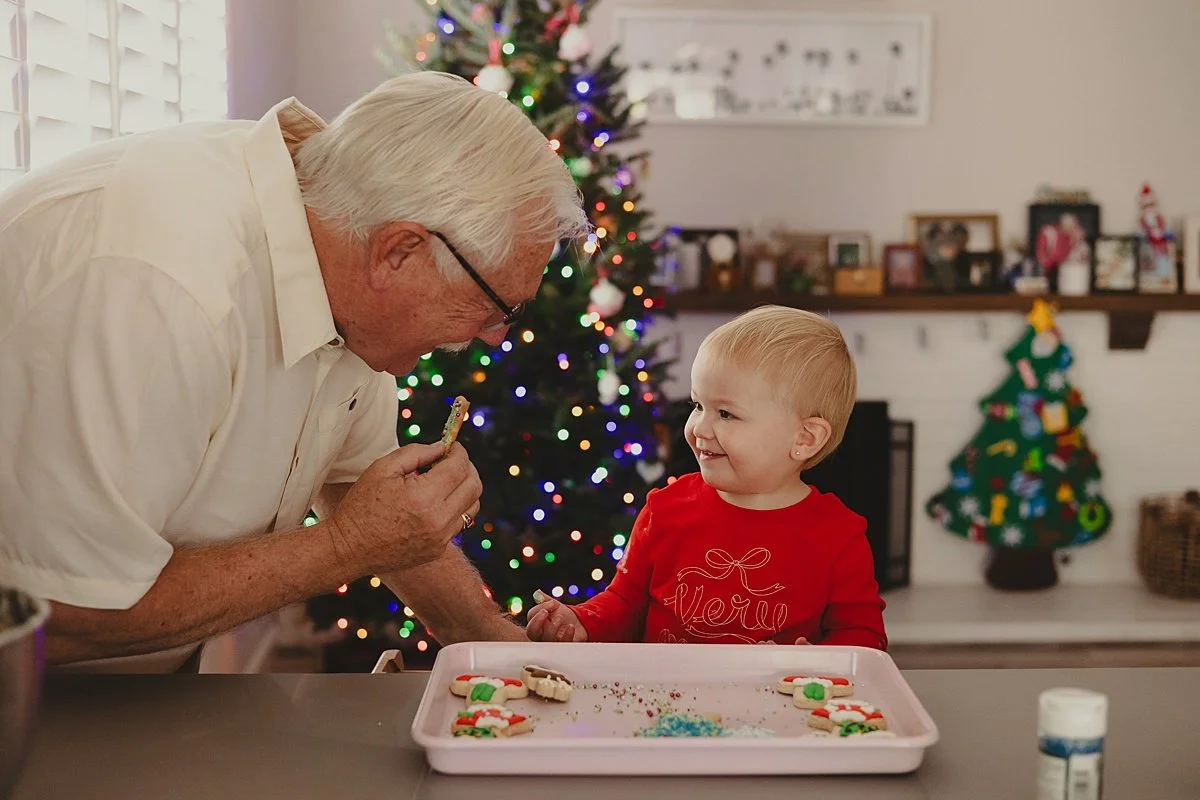 san-diego-in-home-christmas-mini-photo-sessions_0028.jpg