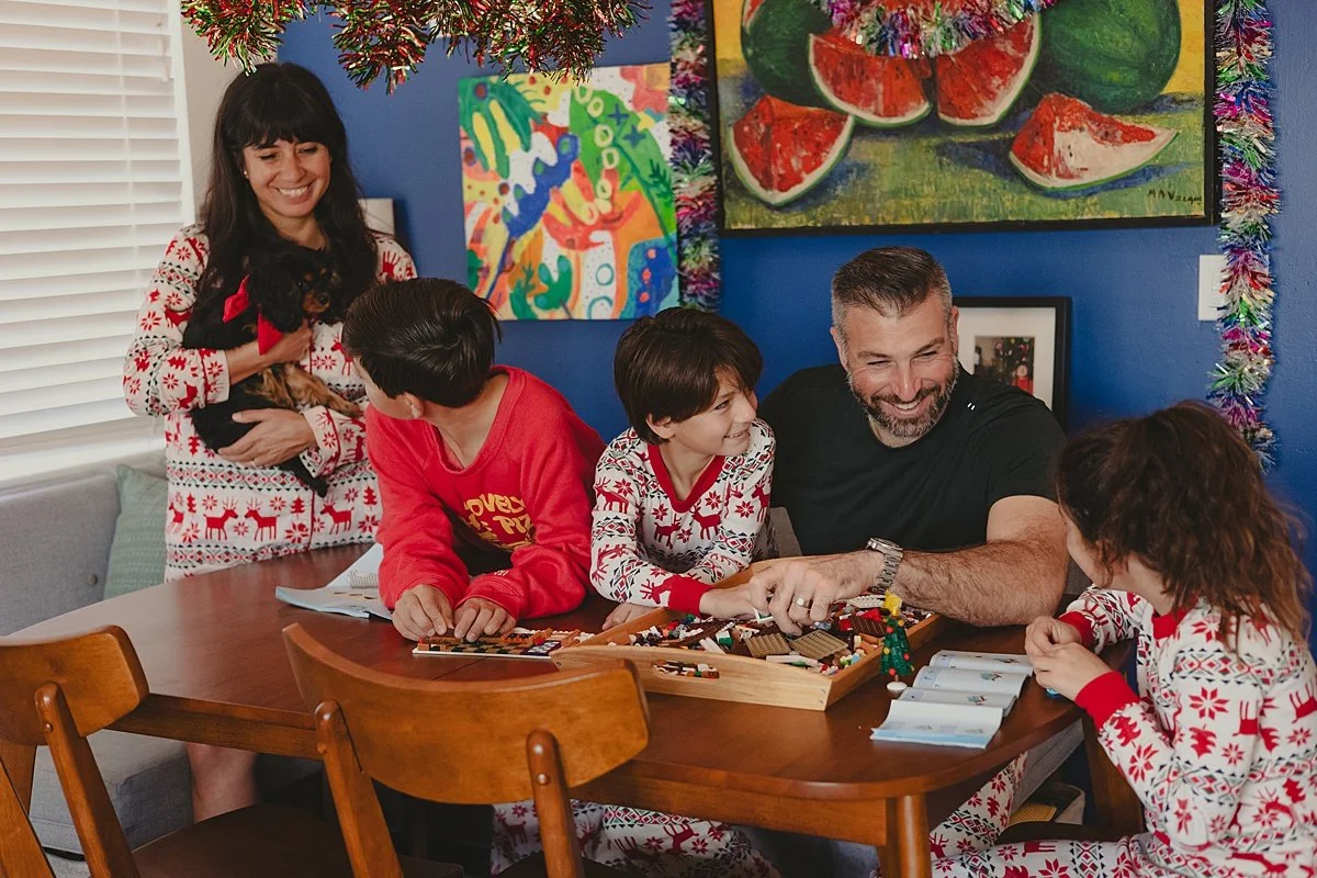 san-diego-in-home-christmas-mini-photo-sessions_0033.jpg