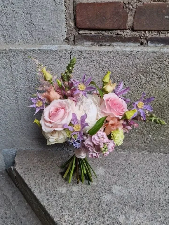 Toukokuun morsiuskimppuja 💐 

Jokainen erilainen ja persoonallinen, kantajalleen toiveiden mukaan tehty.💕

Kysy tarjous omille h&auml;&auml;kukillesi s&auml;hk&ouml;postitse hello@kukkatehdas.net 🌸