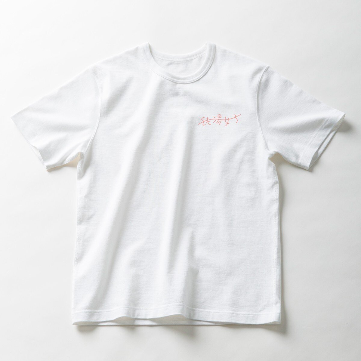 Tee：¥6,630 – ¥8,794（White）