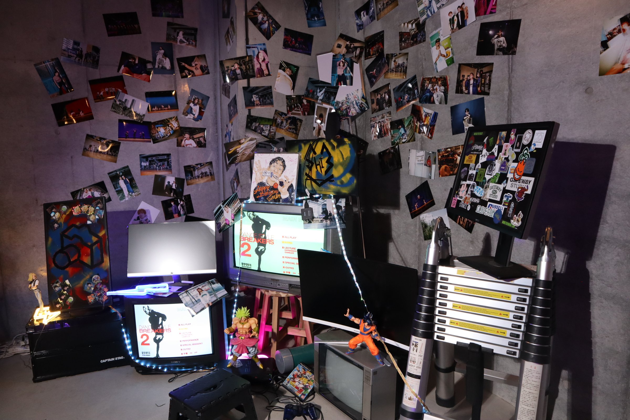 フォトレポート hello,popup in キャットストリート HIBICA神宮前 『しばの個展 vol.2 クレイジーカラーコマンド』 