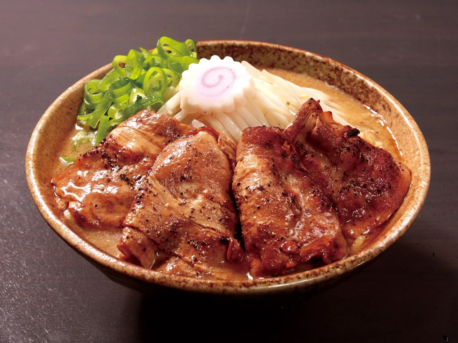 第1幕　石川県から出店の加賀味噌麺友会【濃厚味噌「炎・炙」肉盛ラーメン】