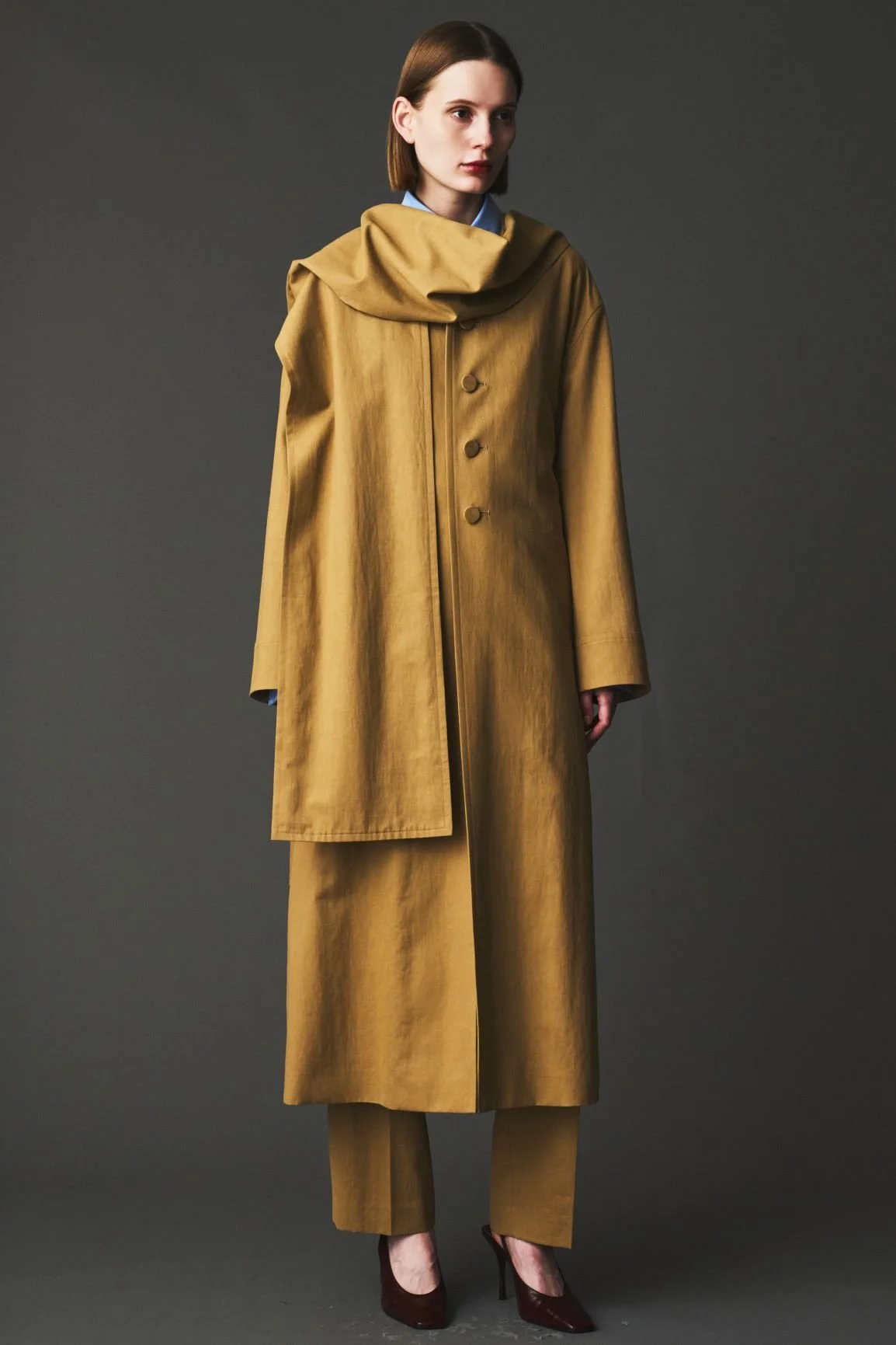 Coat 198,000 Pants 75,900