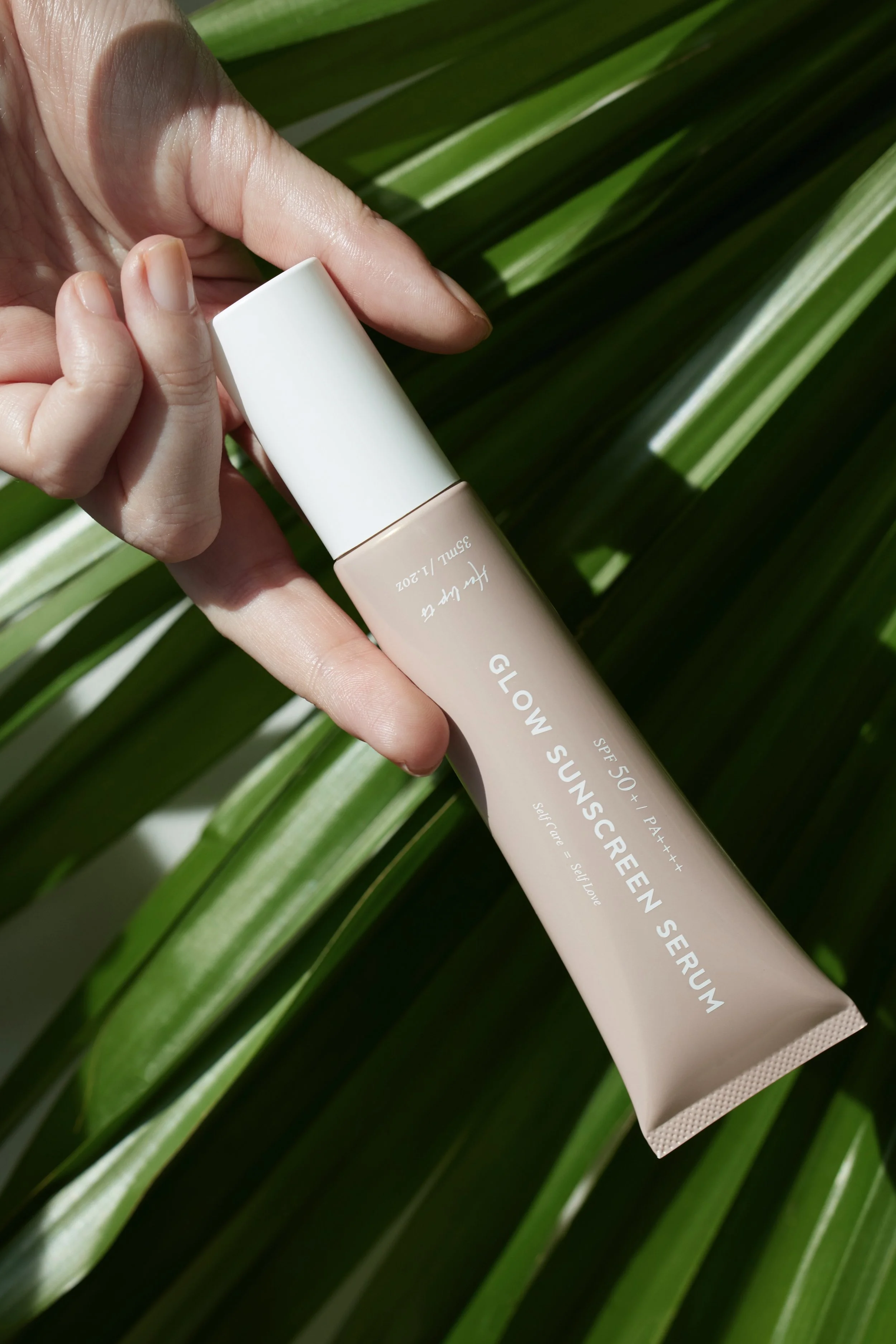 GLOW SUNSCREEN SERUM