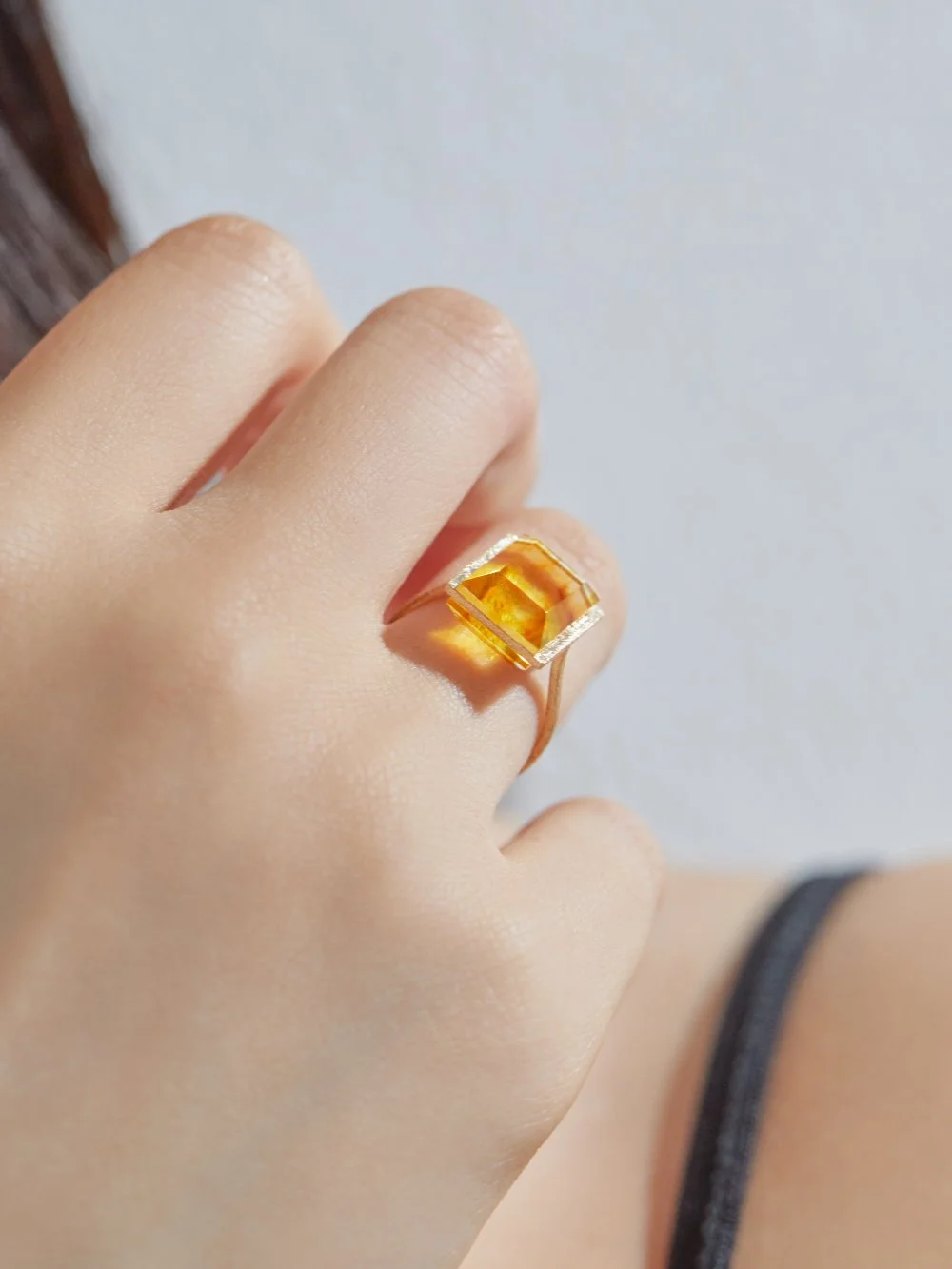 植物由来宝石 琥珀 による “Plant Origin Jewelry” ブランド