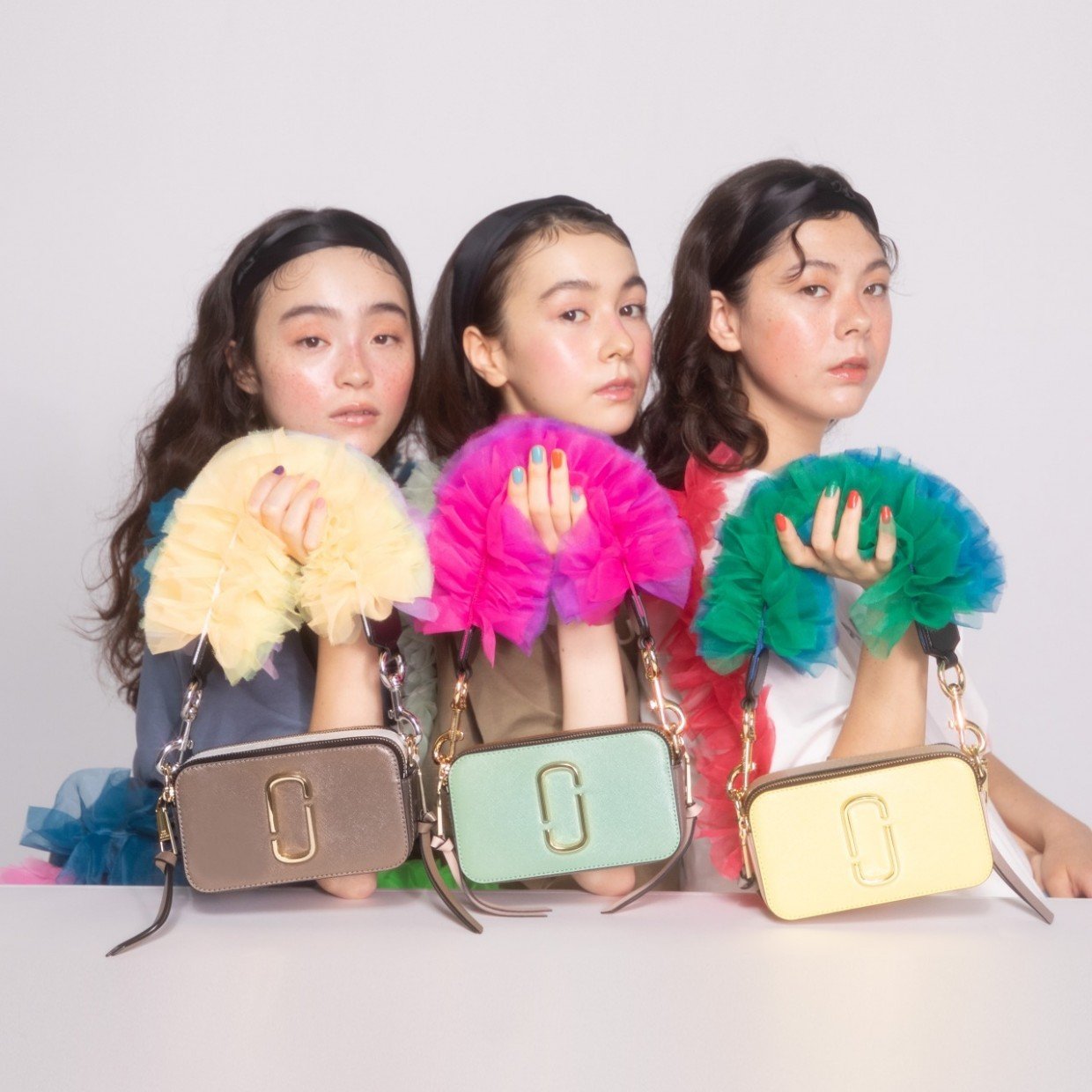 tomokoizumi×marc jacobs ラッフルハンドルストラップ