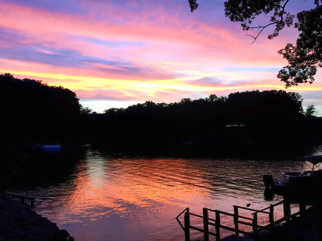RACCOON LAKE SUNSET RENTALS