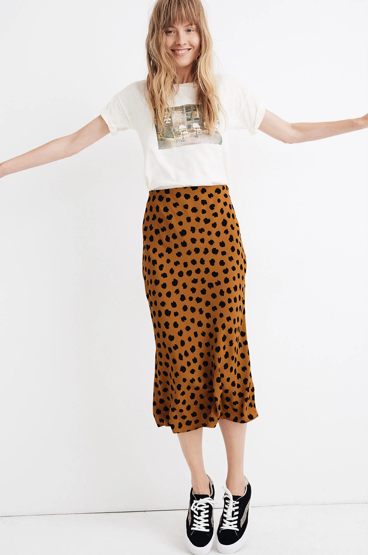 This skirt combines two of my absolute favorite trends: animal print and midi skirts. I actually picked this up yesterday from the Madewell section at Nordstrom and it is so figure flattering! It hugs your hips in just the right way before floating …