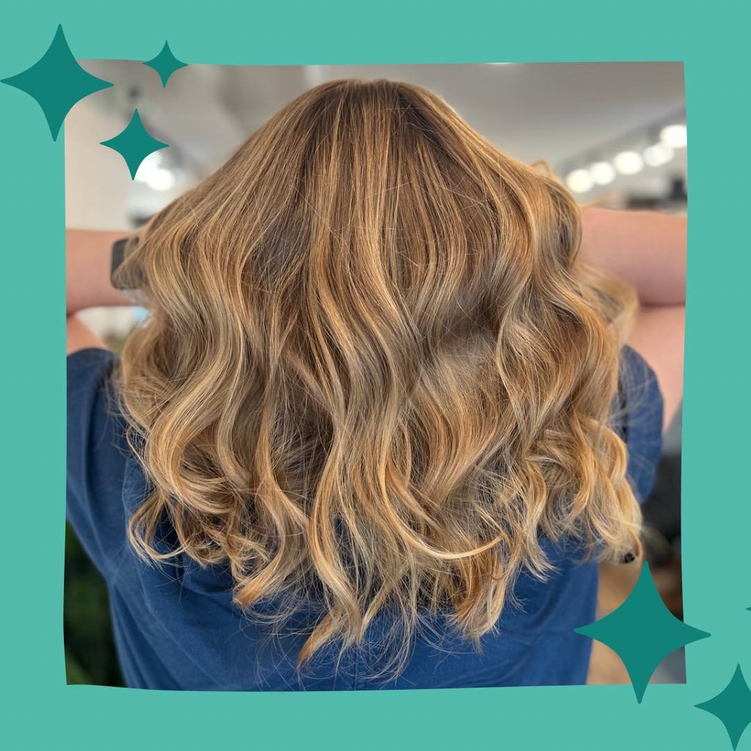 Beautiful work by @yourstylist_stephanie!!😍✨
&bull;
&bull;
&bull;
#avedahaircut #avedahairsalon #avedahairproducts #avedahair #avedavegancolor #avedastylist #hairtransformationspecialist #hairstyles #hair #hairgoals #haircut #hairdresser #hairstylis