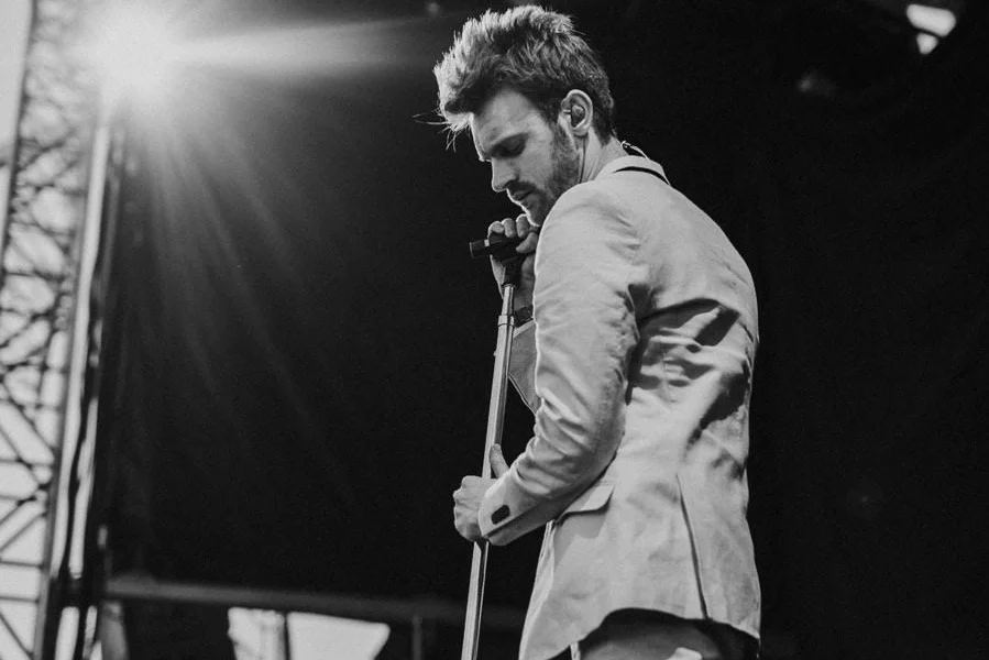 Finneas announces North American headlining tour, releases new single "Shelter"