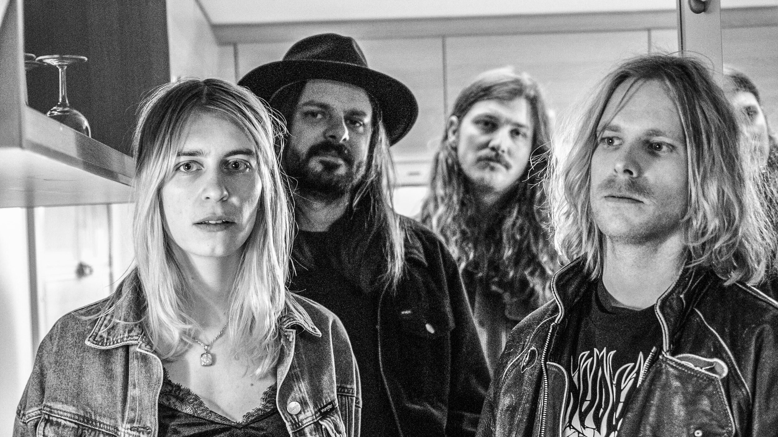 Swiss grunge psychedelic-rockers Annie Taylor announce debut album 'Sweet Mortality,' release new song "A Thousand Times"