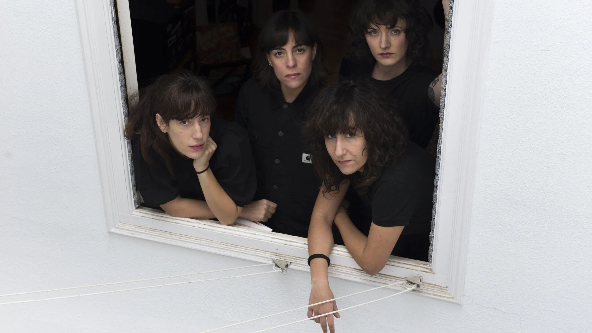 Melenas unveil new single "Primer Tiempo"