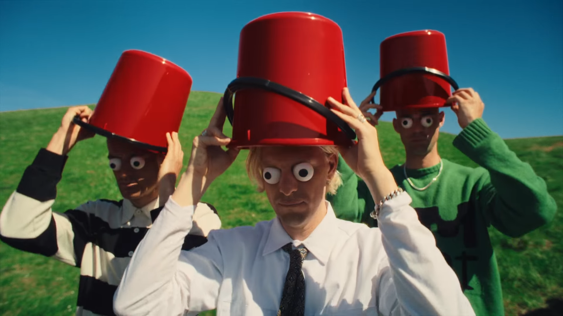 Scarlet Pleasure unveil music video for "SOS"