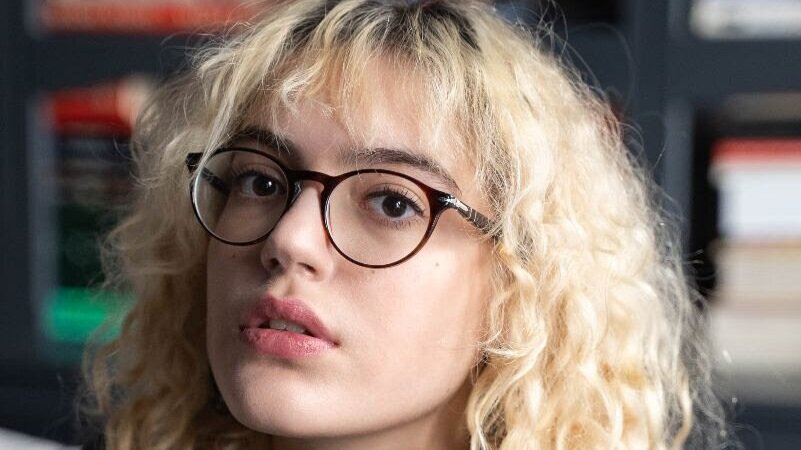 Simone releases new single "Wine"