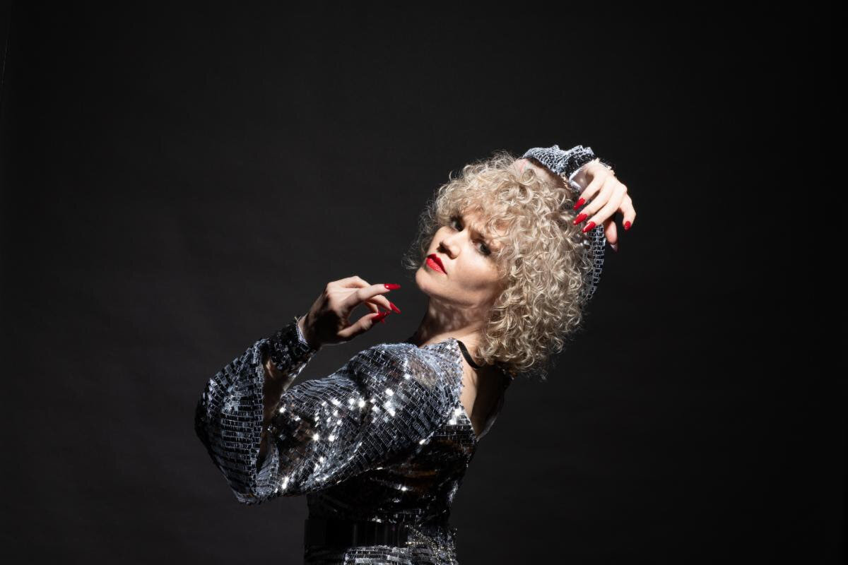 Alicia Walter (ex-Oshwa) announces solo debut album 'I Am Alicia,' releases new single "Prelude"