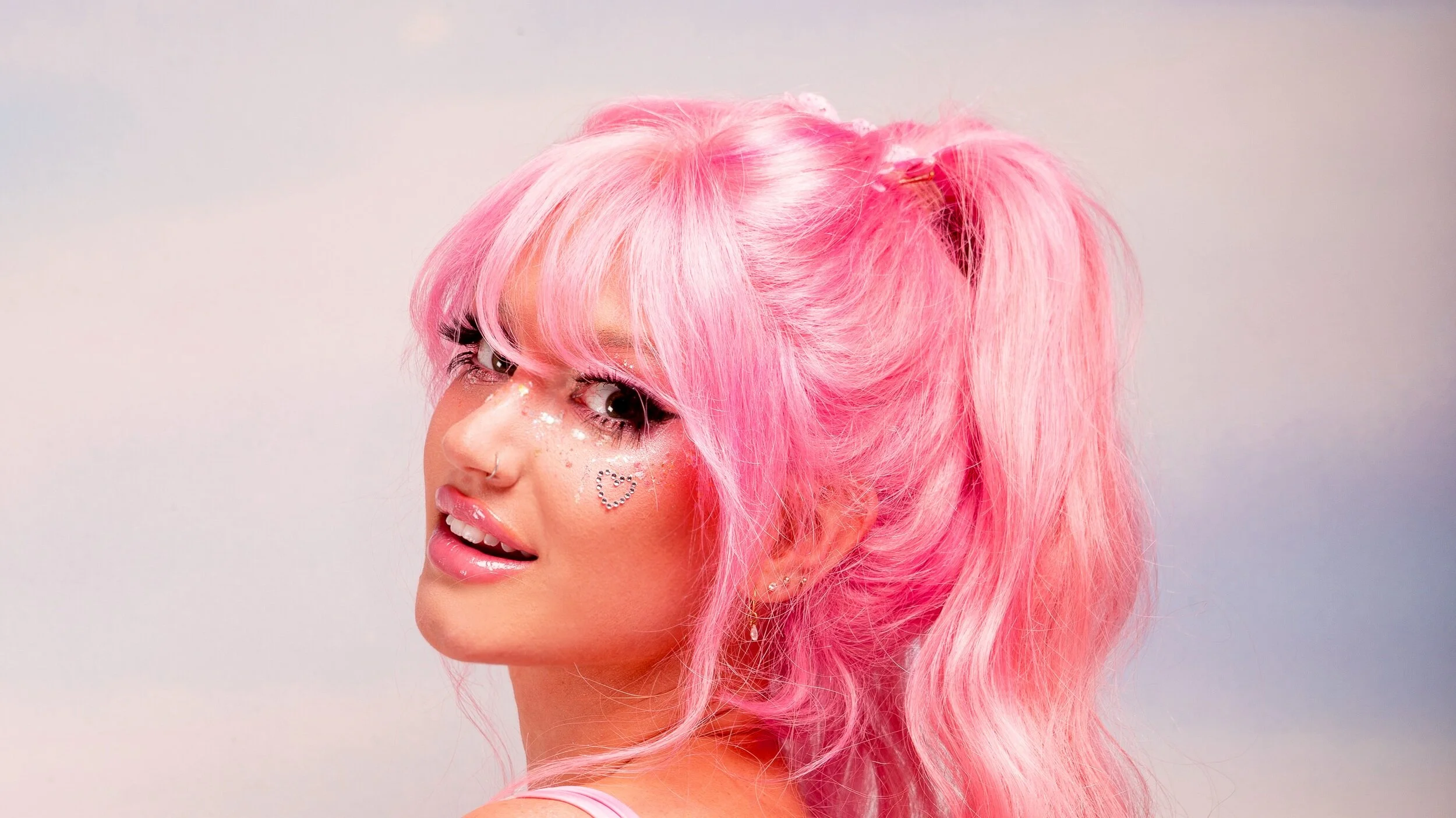 Peach PRC releases new single “Symptomatic”