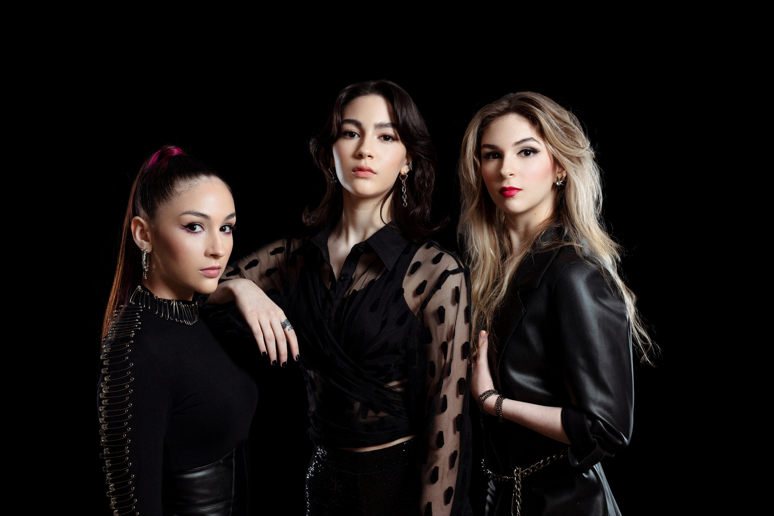 The Warning release explosive new track "Evolve"