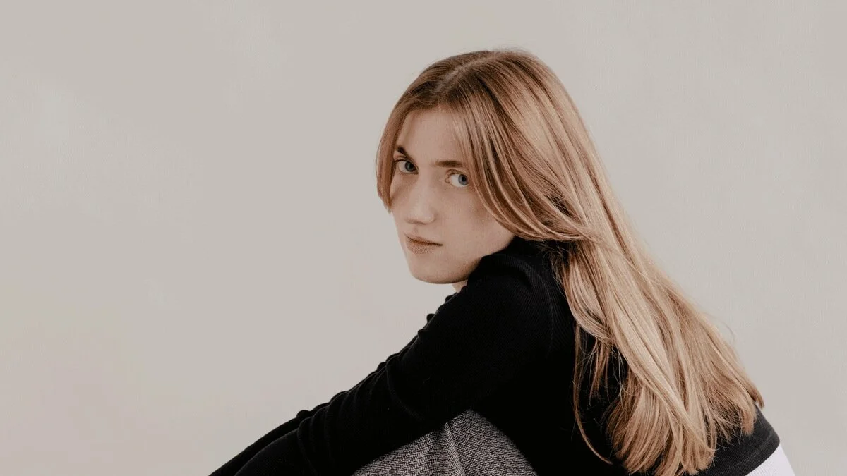 Annie Blackman drops new single "Glitch"