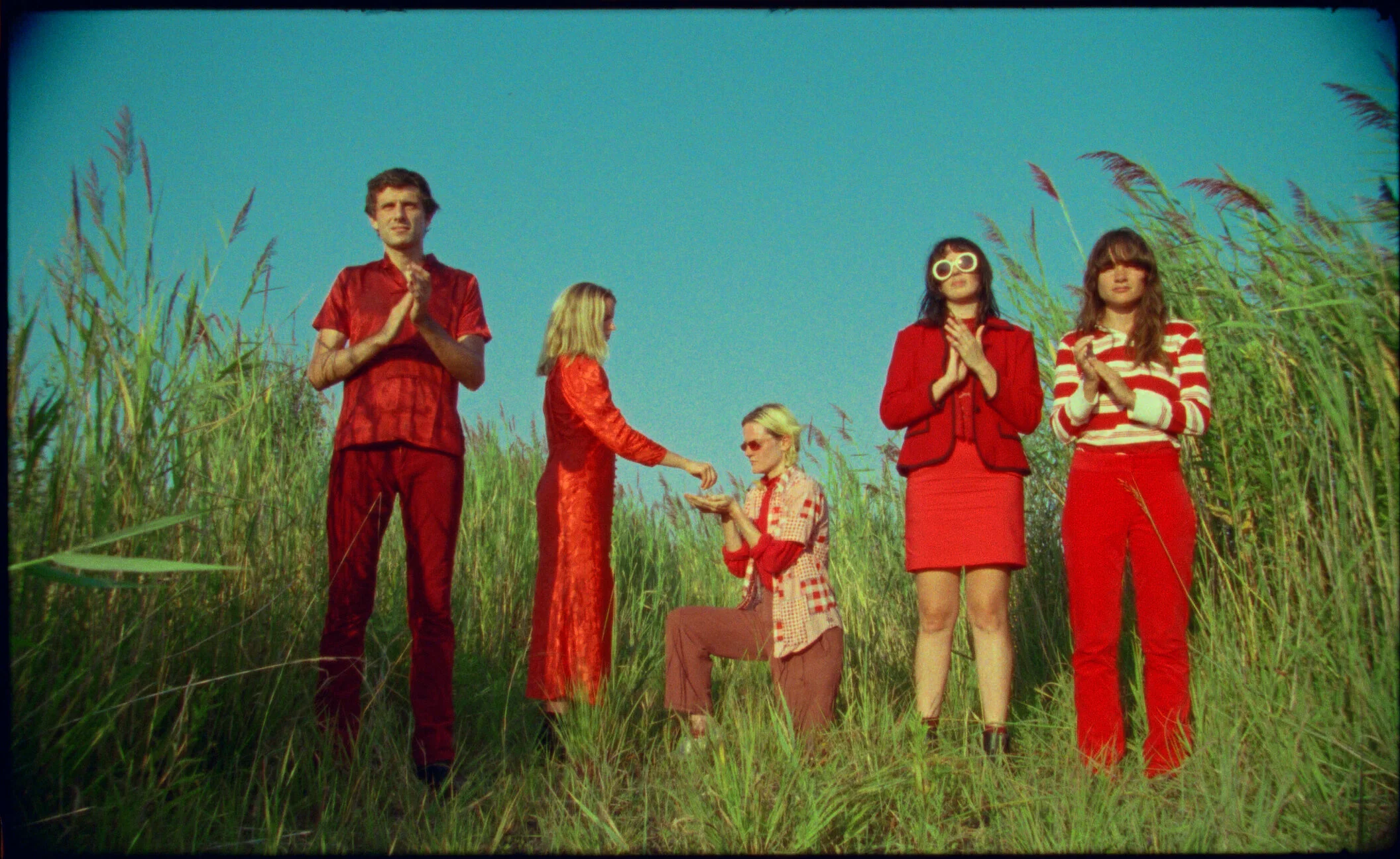 Gustaf release new song "The Motions"