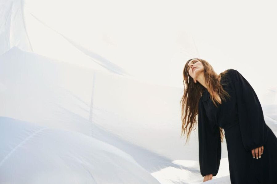Reb Fountain unveils new single “Foxbright”