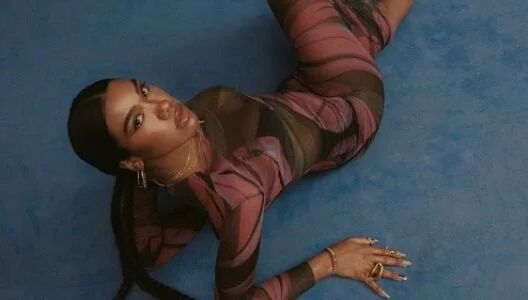 Amber Mark announces debut album 'Three Dimensions Deep,' releases new song "What It Is"