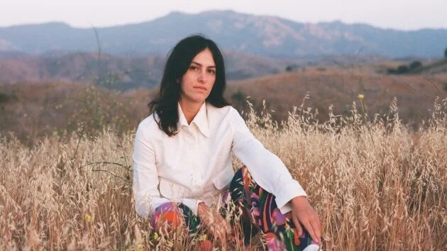 Los Angeles bedroom pop artist Alyssa Gengos signs to Egghunt Records, releases new song "Mechanical Sweetness"