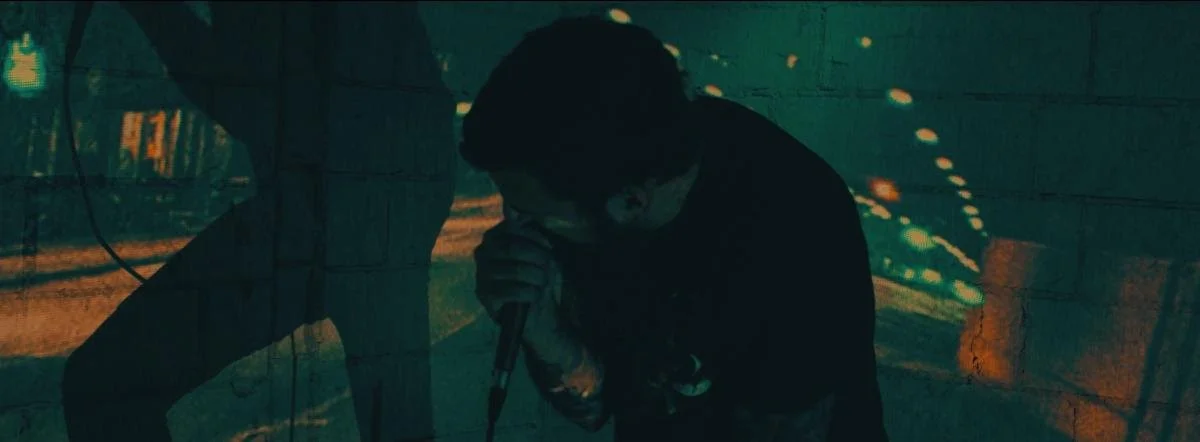 Danish hardcore band NYT LIV release new single “Mens Livet Forsvinder”