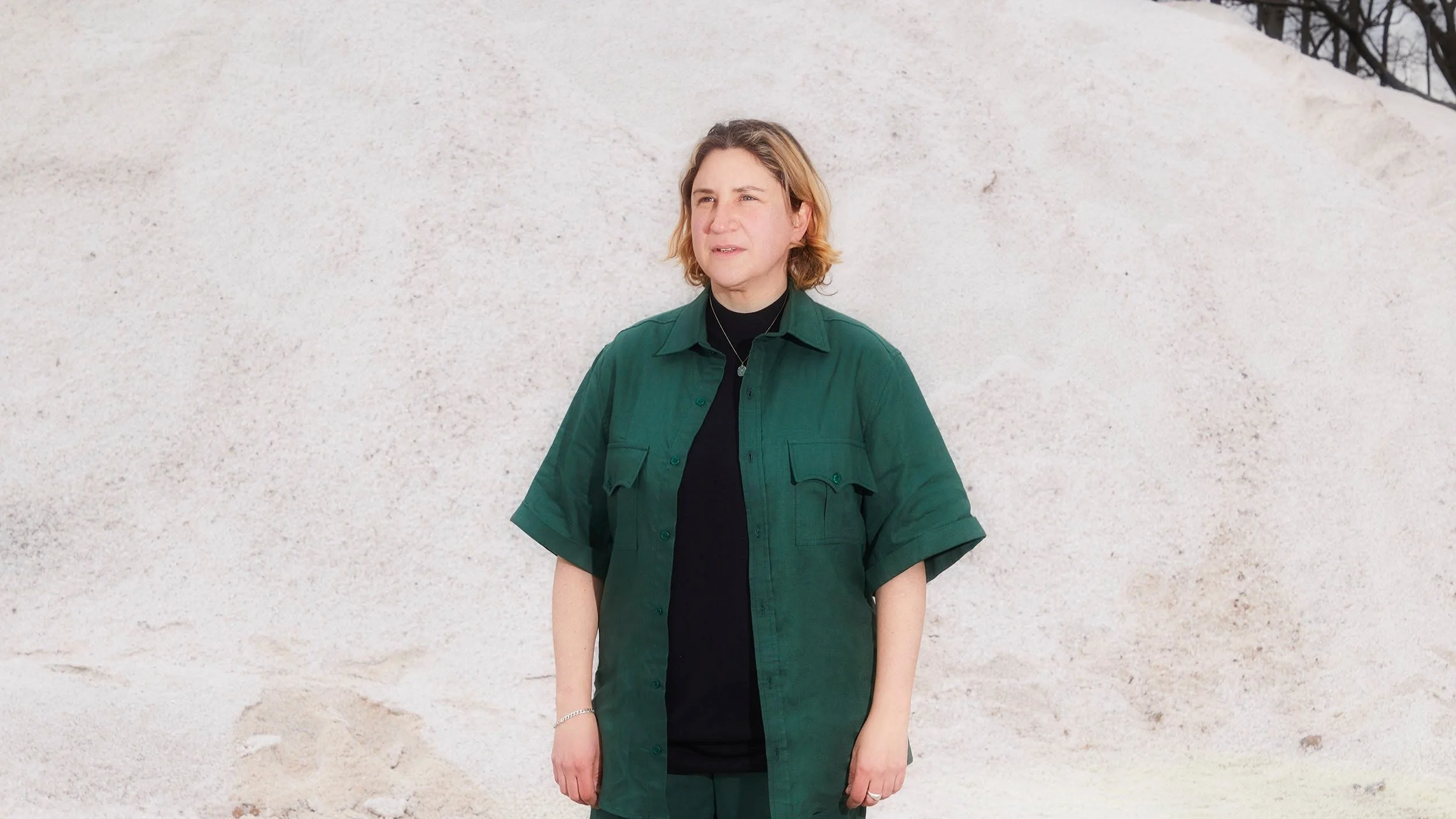 Air Waves signs to Fire Records, releases new single "The Dance"