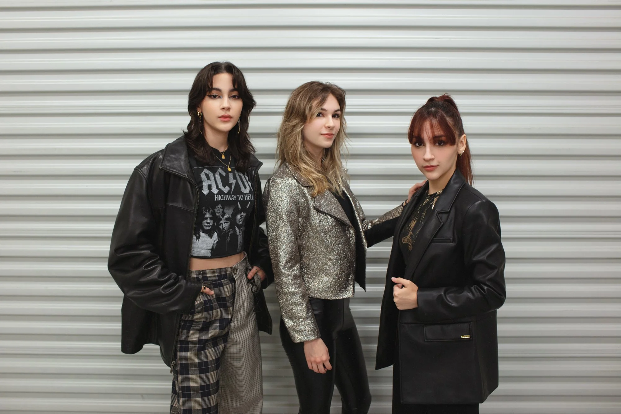 The Warning release new single "Money"