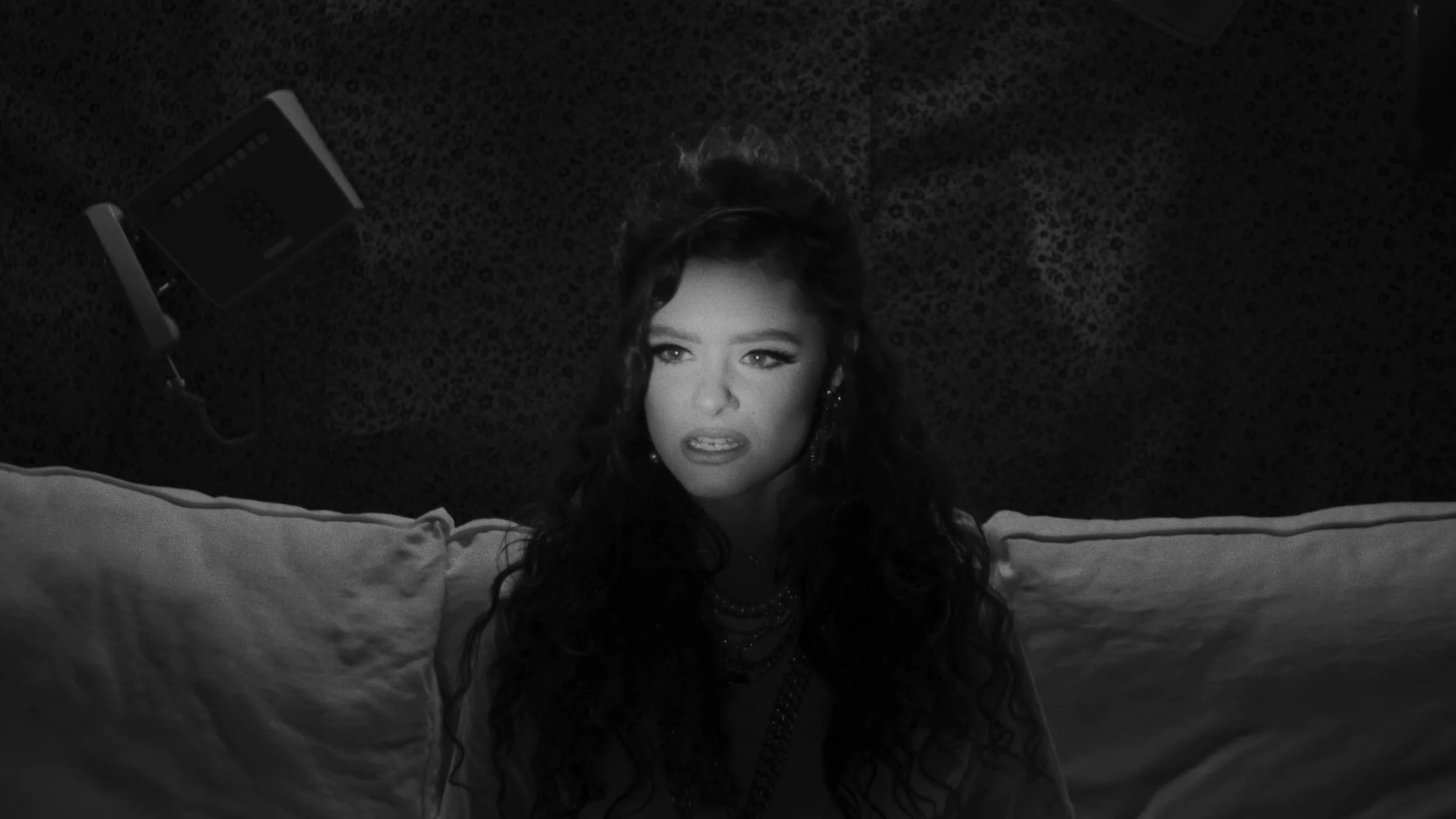 Los Angeles singer-songwriter Jacquie releases new single “What You Calling Me For (WYCMF)”