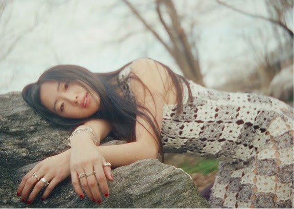 NYC singer-songwriter Sarah Kinsley releases new song "What Was Mine"
