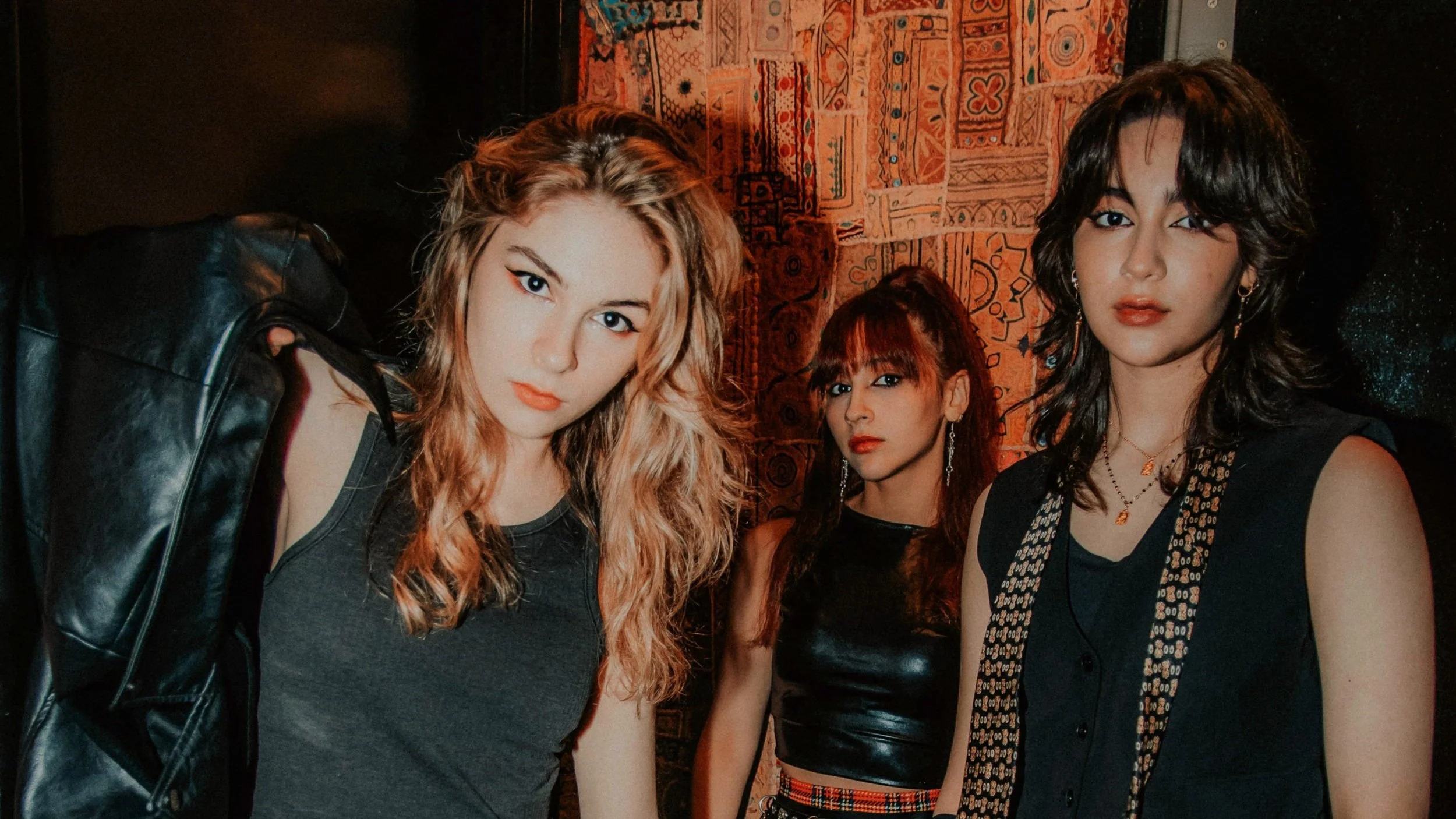 Mexico's hard rock trio of sisters The Warning announce debut album 'Error'