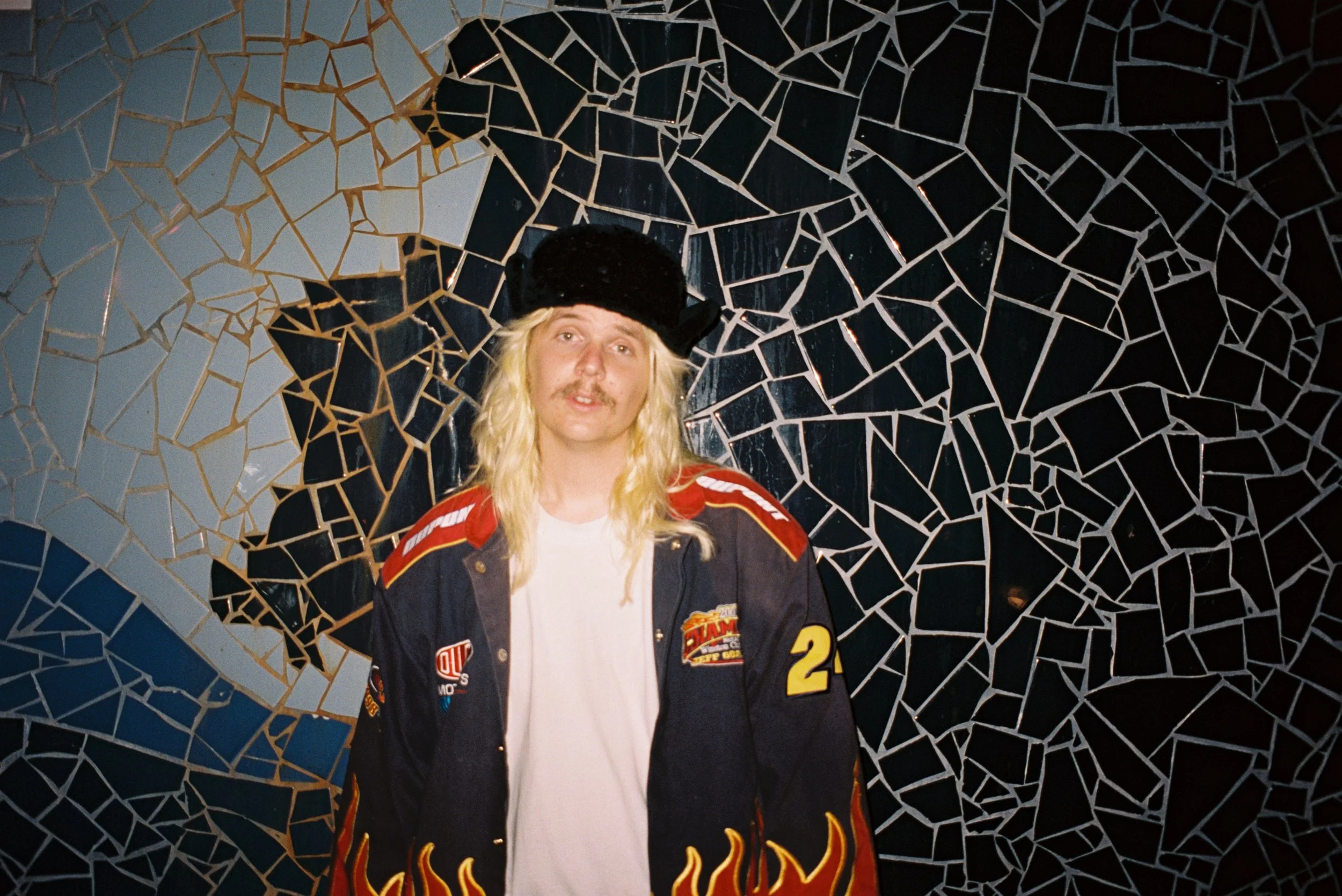 Indie-pop artist Jawny teams up with Beck for “take it back”