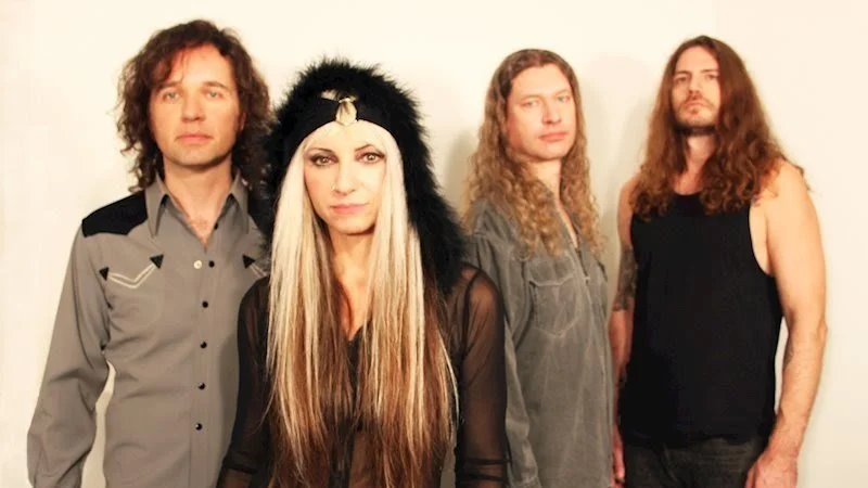 London alternative rock artist Grace Solero releases new single "Metamorphosis"