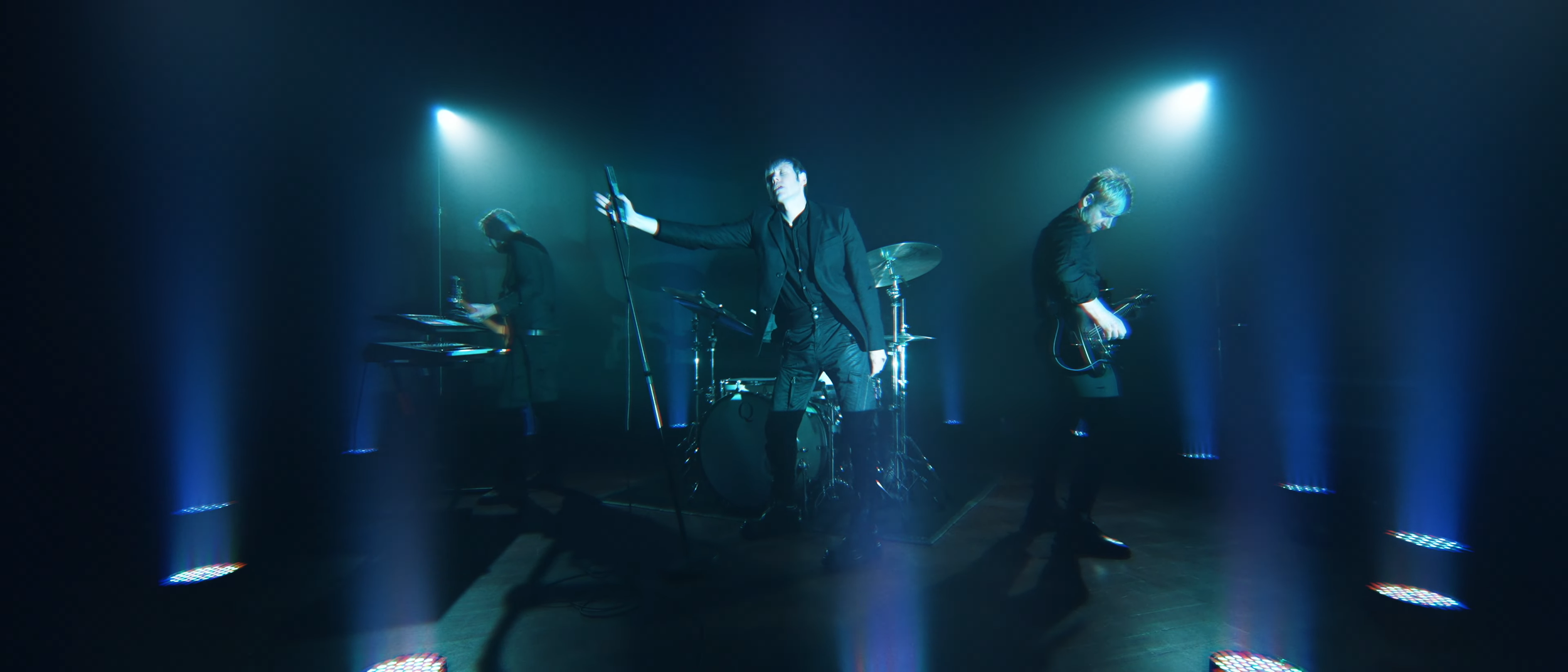 No Devotion (Thursday, ex-Lostprophets) announce new album 'No Oblivion,' release new song "Starlings"