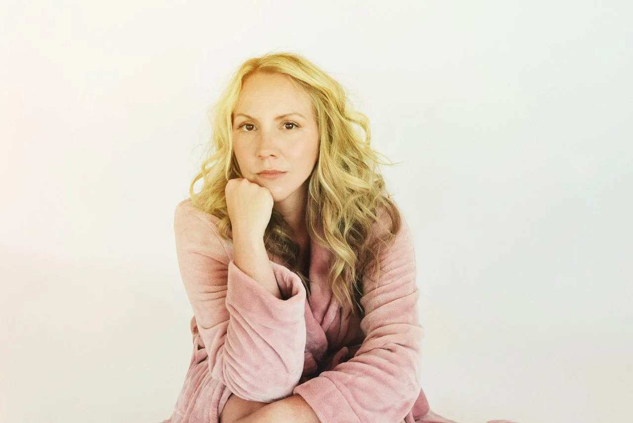 Mary Bragg announces new self-titled album, releases new single "Panorama"
